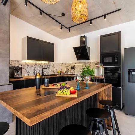 Jackal House Villa *