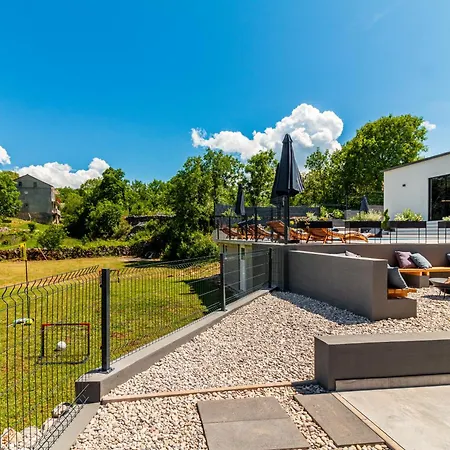 Jackal House Villa