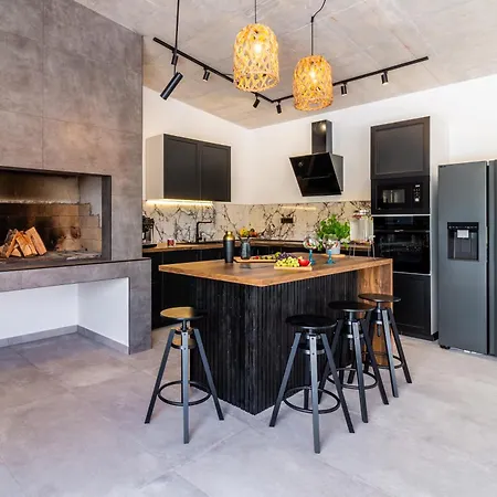 Villa Jackal House