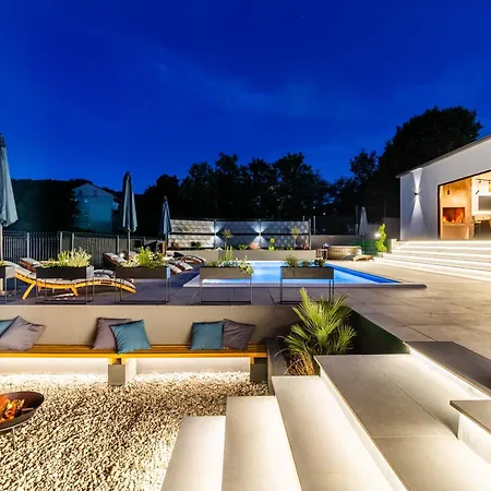 Villa Jackal House
