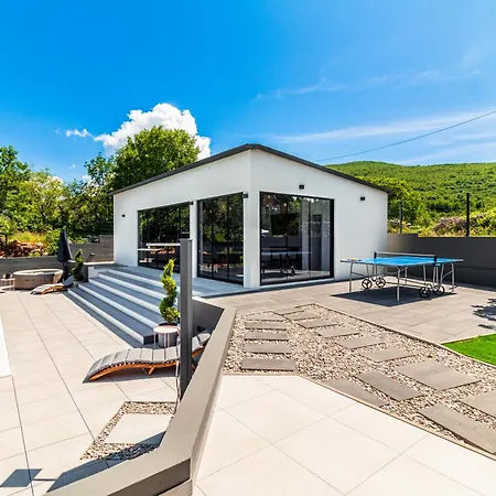 Villa Jackal House