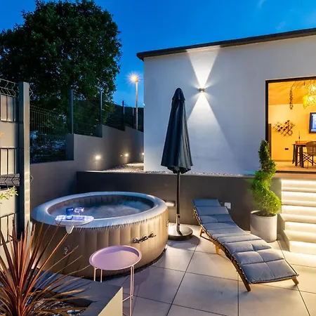 Jackal House Villa