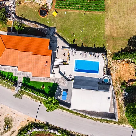 Villa Jackal House *