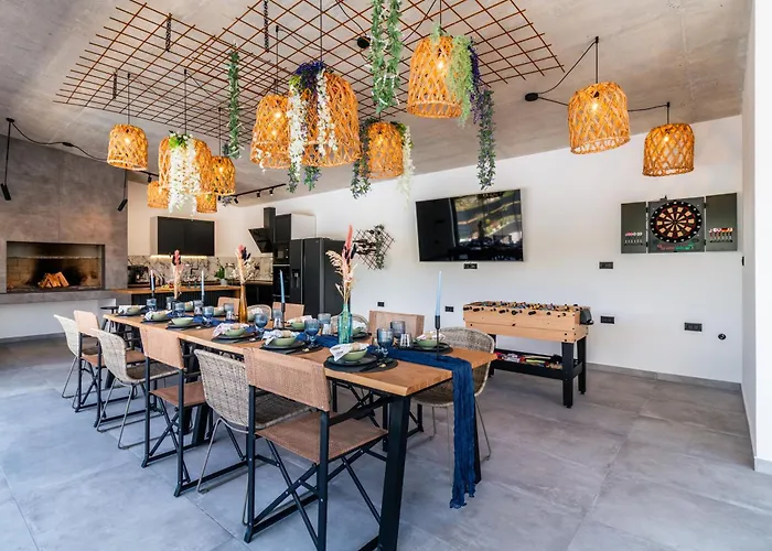 Jackal House With A Heated Pool And A Jacuzzi Villa *