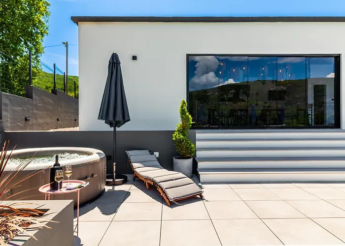 Jackal House With A Heated Pool And A Jacuzzi *