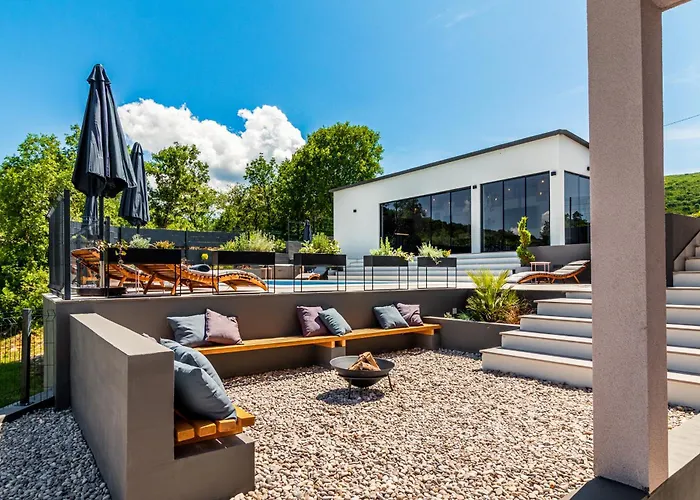 Jackal House With A Heated Pool And A Jacuzzi * Lovreć