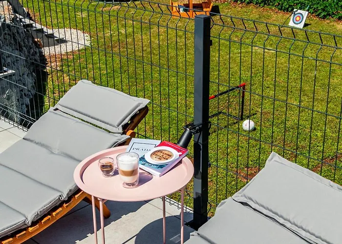 Villa Jackal House With A Heated Pool And A Jacuzzi Lovreć